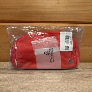 Lululemon Everywhere Belt Bag
